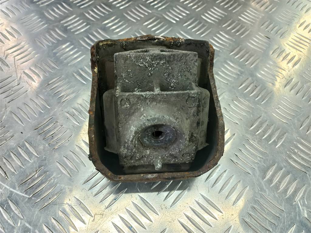 подушка двигателя (опора двс) Volkswagen Crafter  2E0199379J, 2700 рублей, Москва