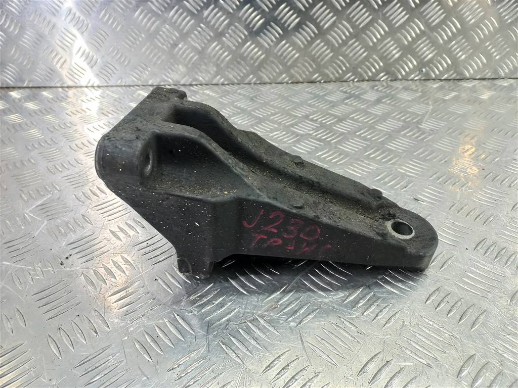 кронштейн двигателя (двс) FORD Transit  1818056, 2700 рублей, Москва