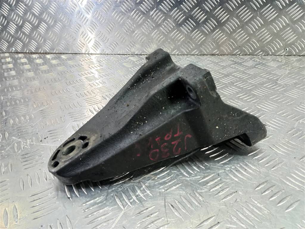 кронштейн двигателя (двс) FORD Transit  1818056, 2700 рублей, Москва