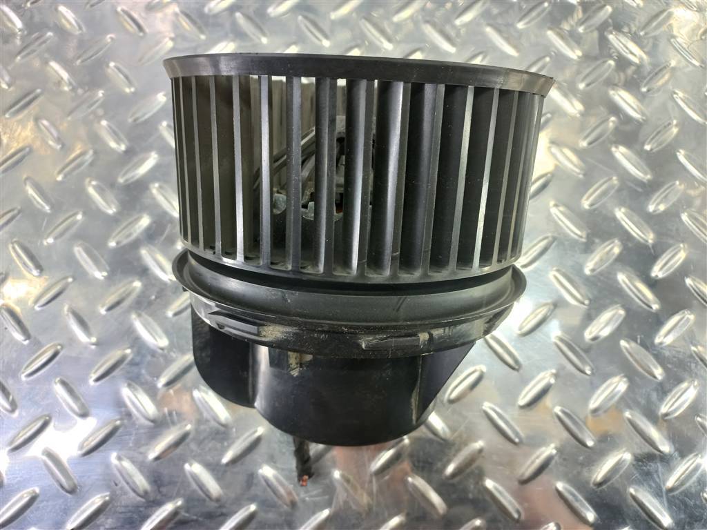 моторчик отопителя FORD Tourneo Connect  1696011, 1210 рублей, Москва