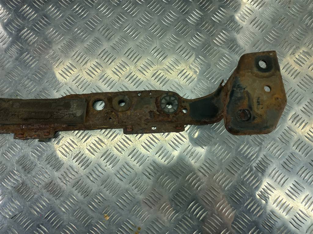 опора радиаторов FORD Tourneo Connect  2268709, 2700 рублей, Москва