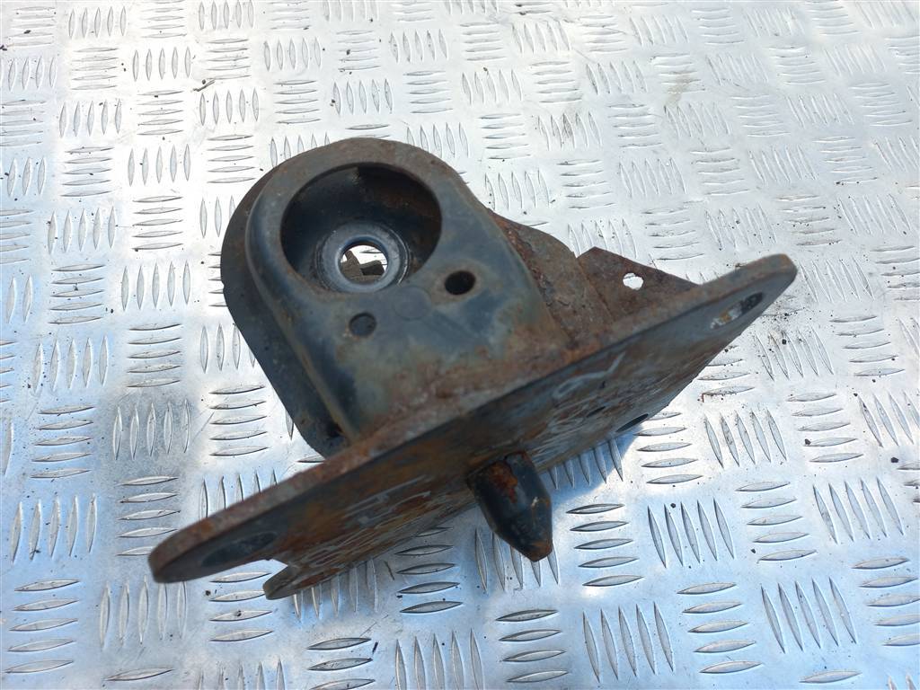 кронштейн балки FORD Tourneo Connect  1893097, 7300 рублей, Москва