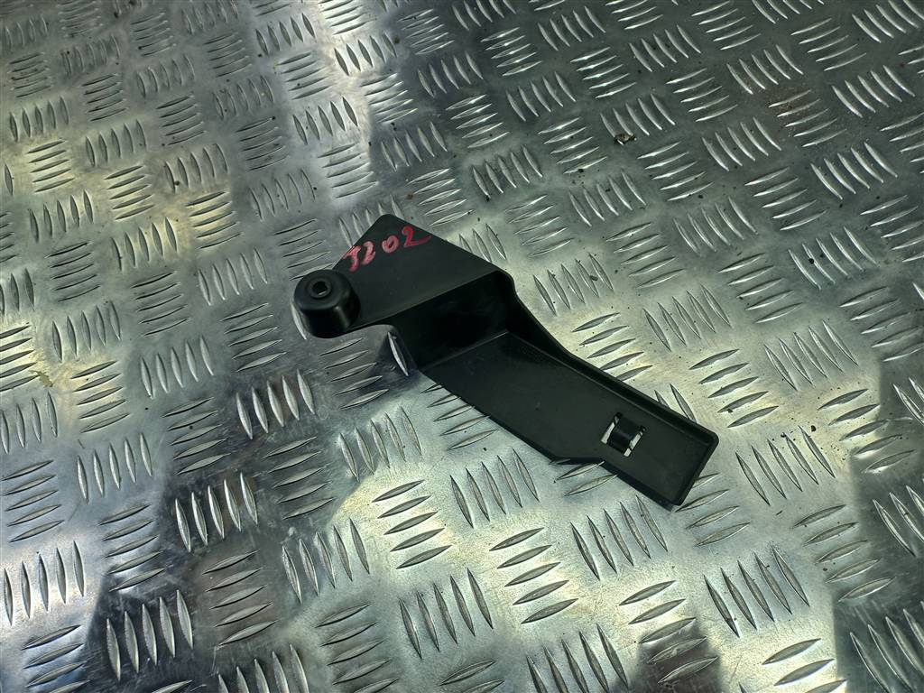 кронштейн радиатора MERCEDES-BENZ Sprinter  A9065051188, 520 рублей, Москва