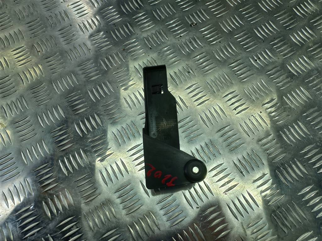 кронштейн радиатора MERCEDES-BENZ Sprinter  A9065051188, 520 рублей, Москва