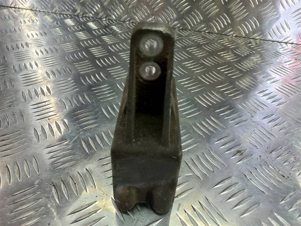 кронштейн редуктора заднего моста MERCEDES-BENZ Vito  A6393500372, 980 рублей, Москва