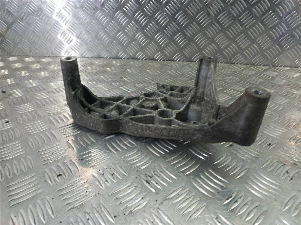 кронштейн двигателя (двс) Volkswagen Caddy  03G199207G, 980 рублей, Москва