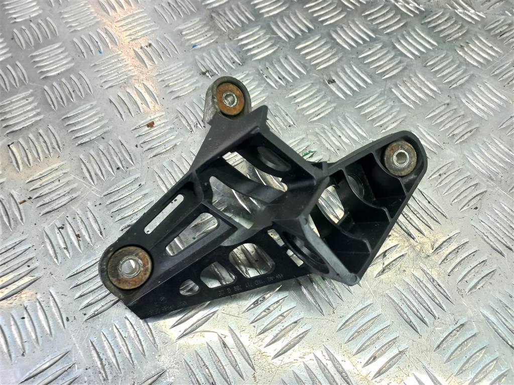 кронштейн тросов кпп Volkswagen Caddy  1K0711789G, 1550 рублей, Москва