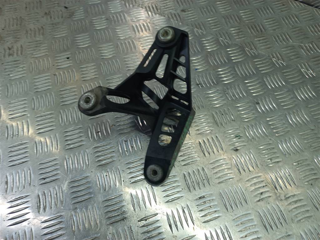 кронштейн тросов кпп Volkswagen Caddy  1K0711789G, 1550 рублей, Москва