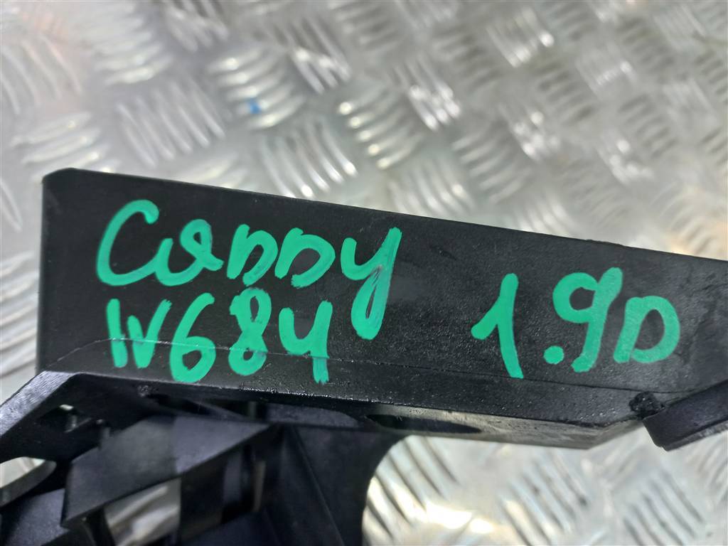 кронштейн тросов кпп Volkswagen Caddy  1K0711789G, 1550 рублей, Москва