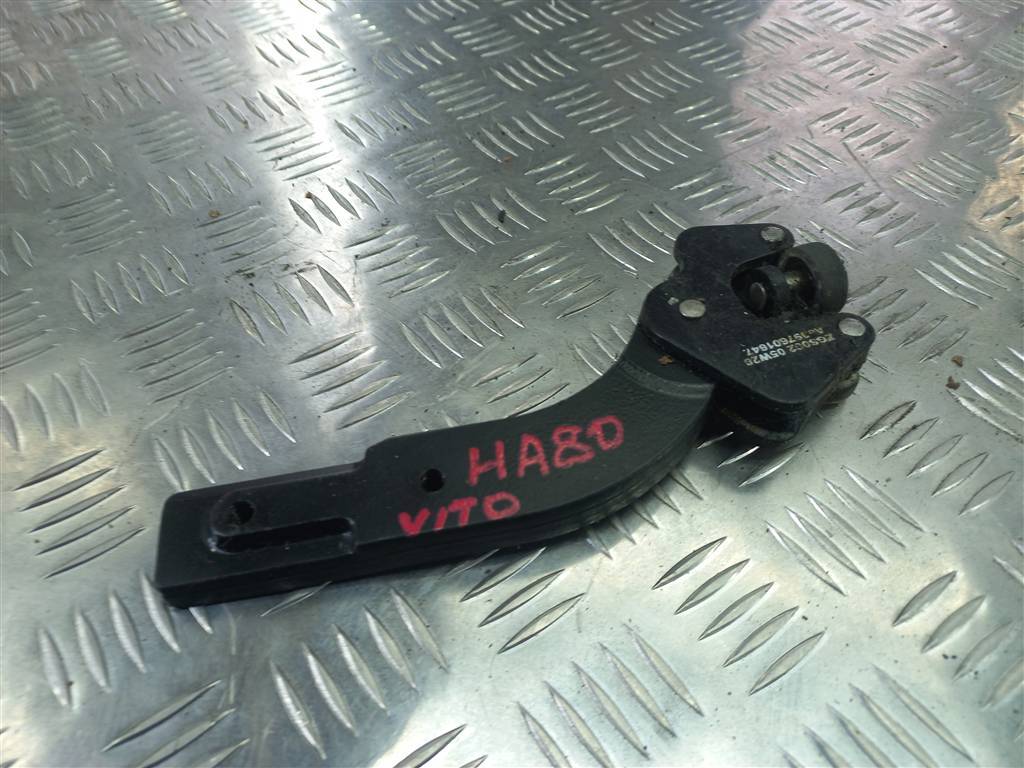 ролик двери сдвижной MERCEDES-BENZ Vito  A6397630047, 2470 рублей, Москва