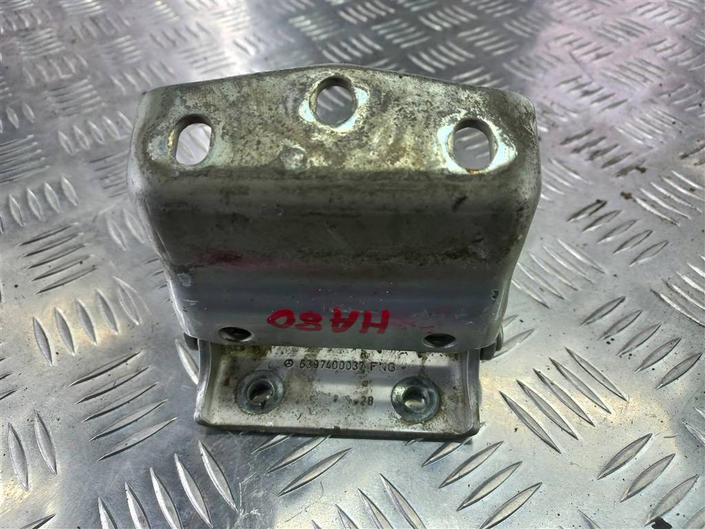 петля крышки багажника MERCEDES-BENZ Vito  A6397400037, 980 рублей, Москва