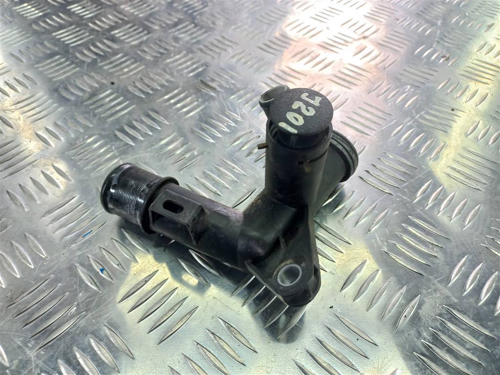 патрубок системы охлаждения (пластик) Peugeot Partner  1306J6, 2130 рублей, Москва