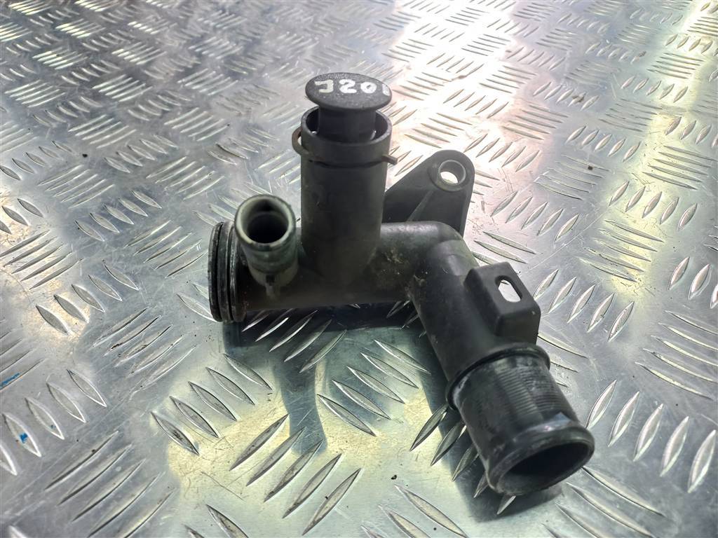 патрубок системы охлаждения (пластик) Peugeot Partner  1306J6, 2130 рублей, Москва