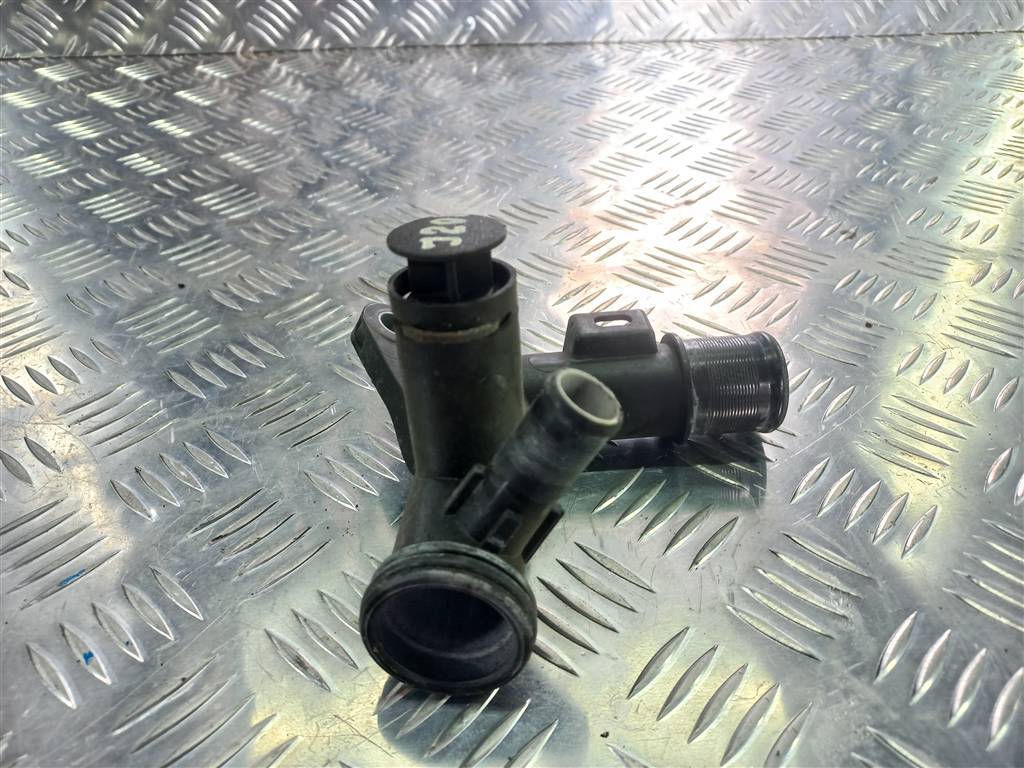 патрубок системы охлаждения (пластик) Peugeot Partner  1306J6, 2130 рублей, Москва