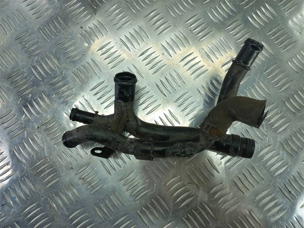 фланец системы охлаждения Volkswagen Crafter  03L121049G, 2700 рублей, Москва