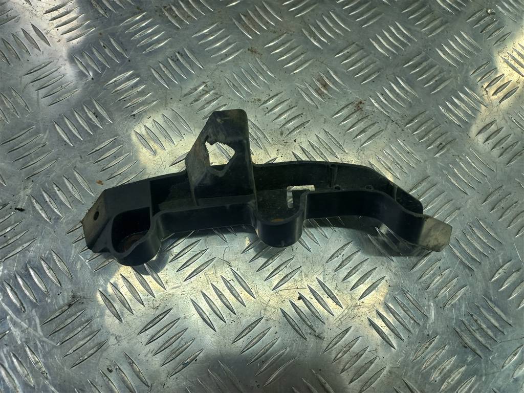 кронштейн бампера FORD Tourneo Connect  2076003, 3279 рублей, Москва