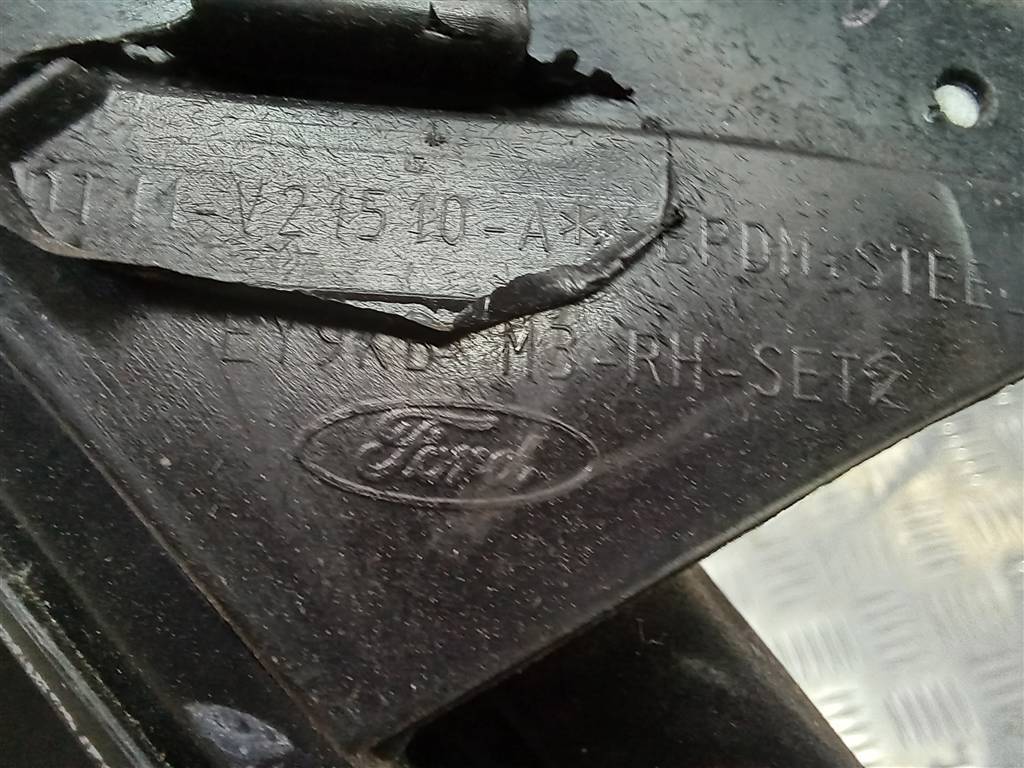 уплотнитель стекла FORD Tourneo Connect  2276936, 7300 рублей, Москва