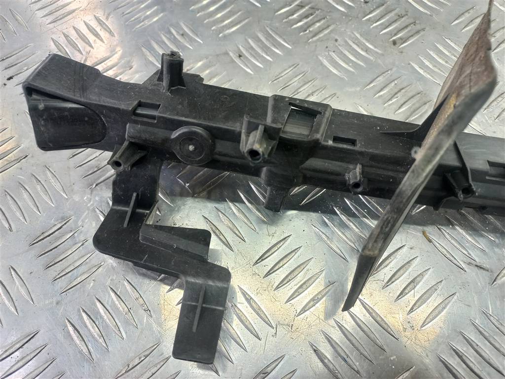 направляющая стекла двери FORD Tourneo Connect  1870510, 980 рублей, Москва