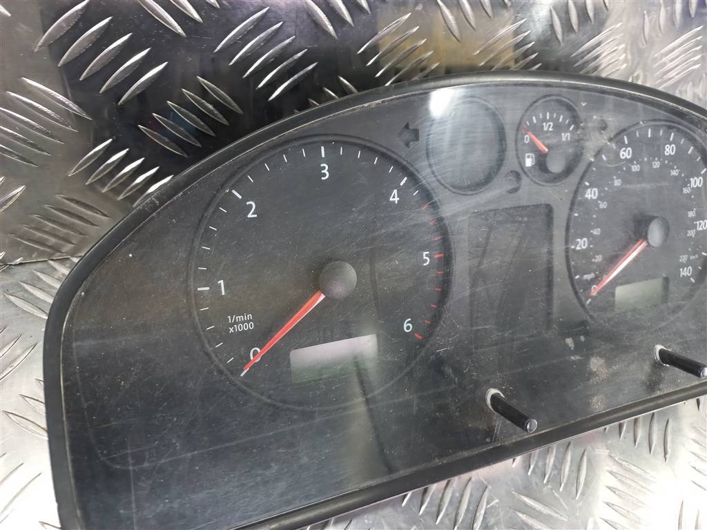 панель приборов Volkswagen Transporter  7H0920952B, 5580 рублей, Москва