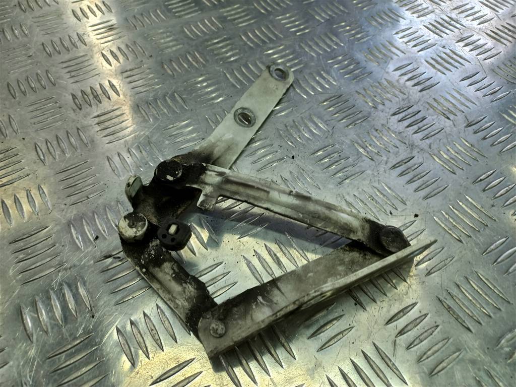 петля капота Volkswagen Transporter  7H0823301D, 5000 рублей, Москва