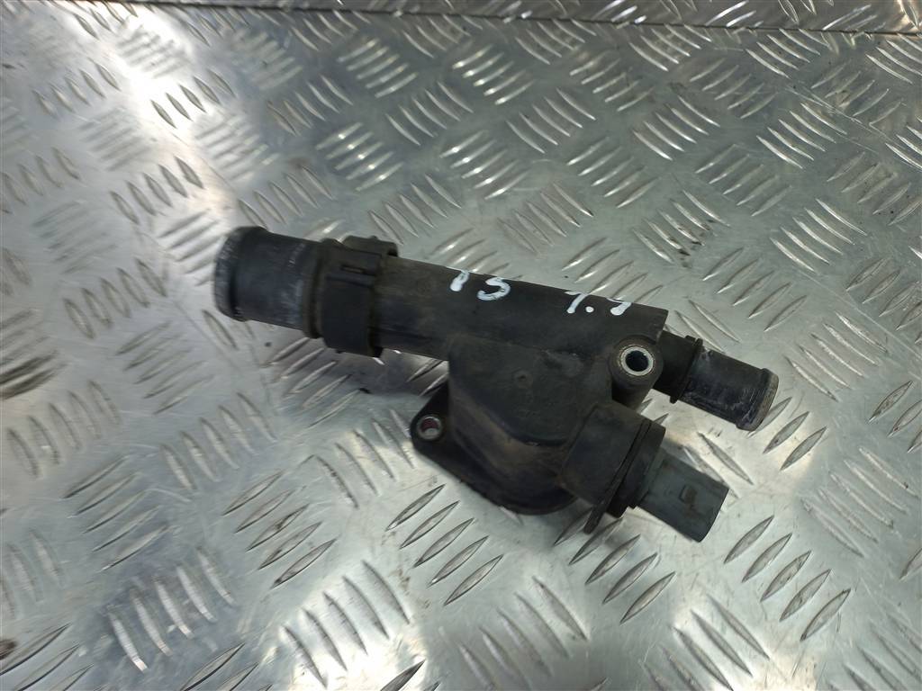 фланец системы охлаждения Volkswagen Transporter  038121132G, 980 рублей, Москва