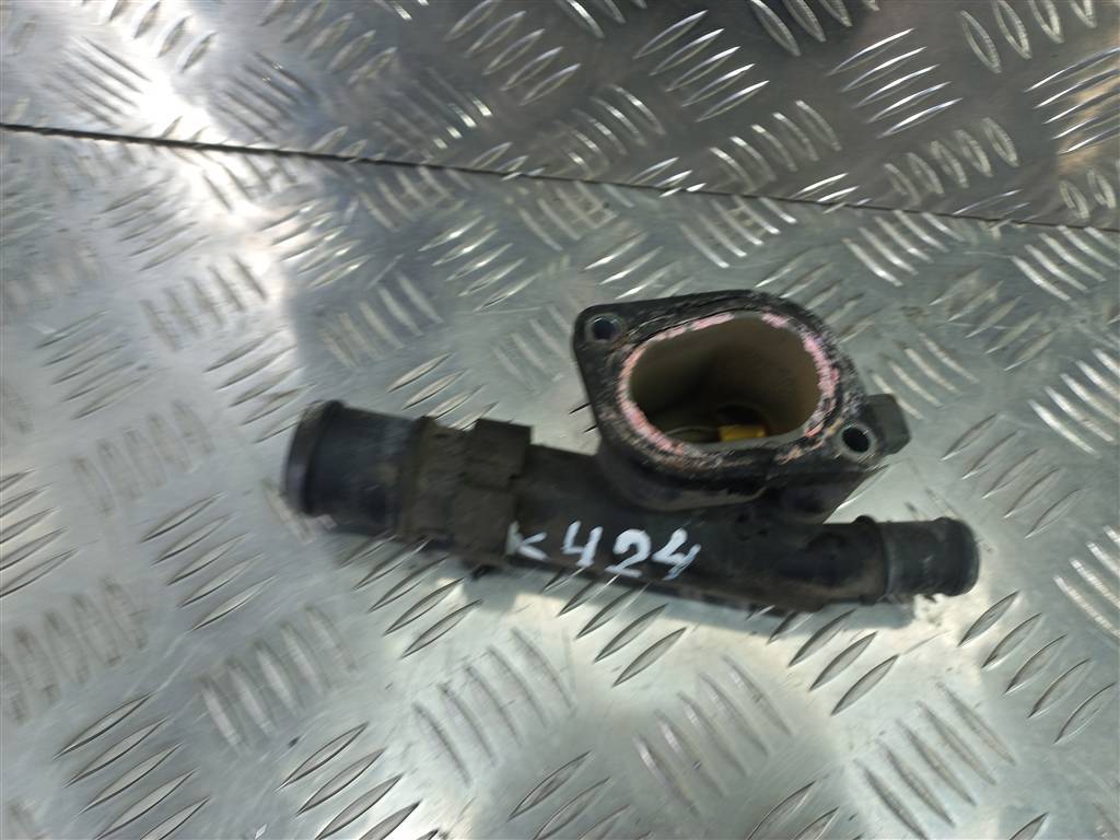 фланец системы охлаждения Volkswagen Transporter  038121132G, 980 рублей, Москва