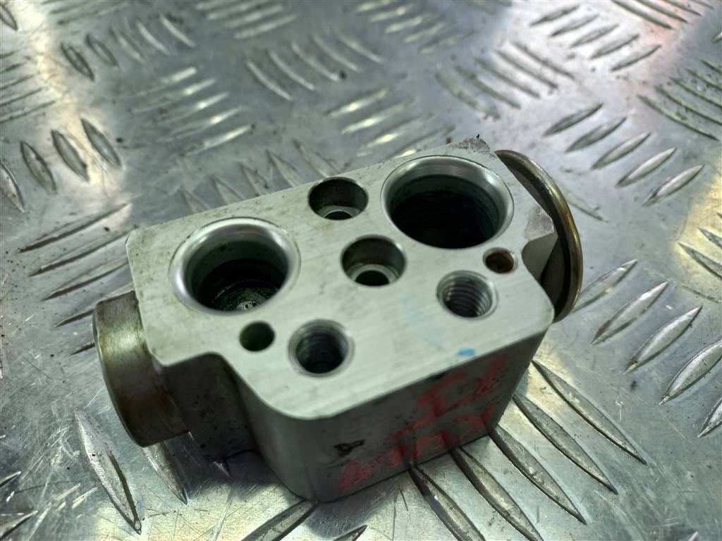 клапан кондиционера Volkswagen Transporter  7H0820712A, 3279 рублей, Москва