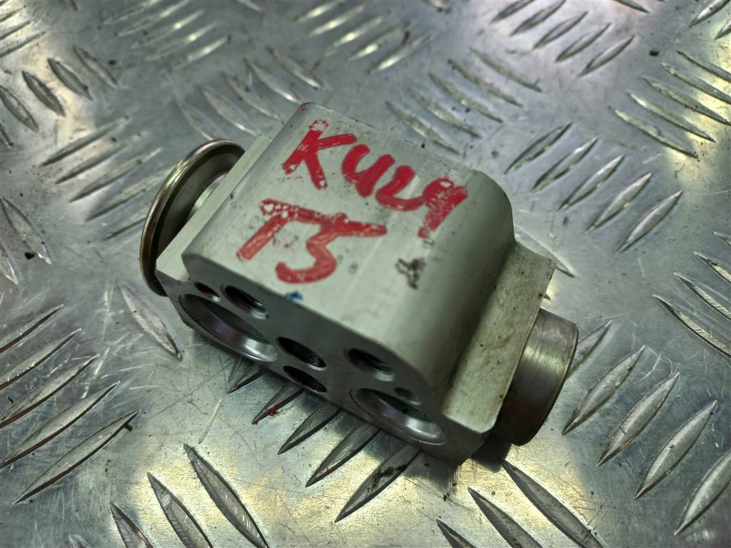 клапан кондиционера Volkswagen Transporter  7H0820712A, 3279 рублей, Москва