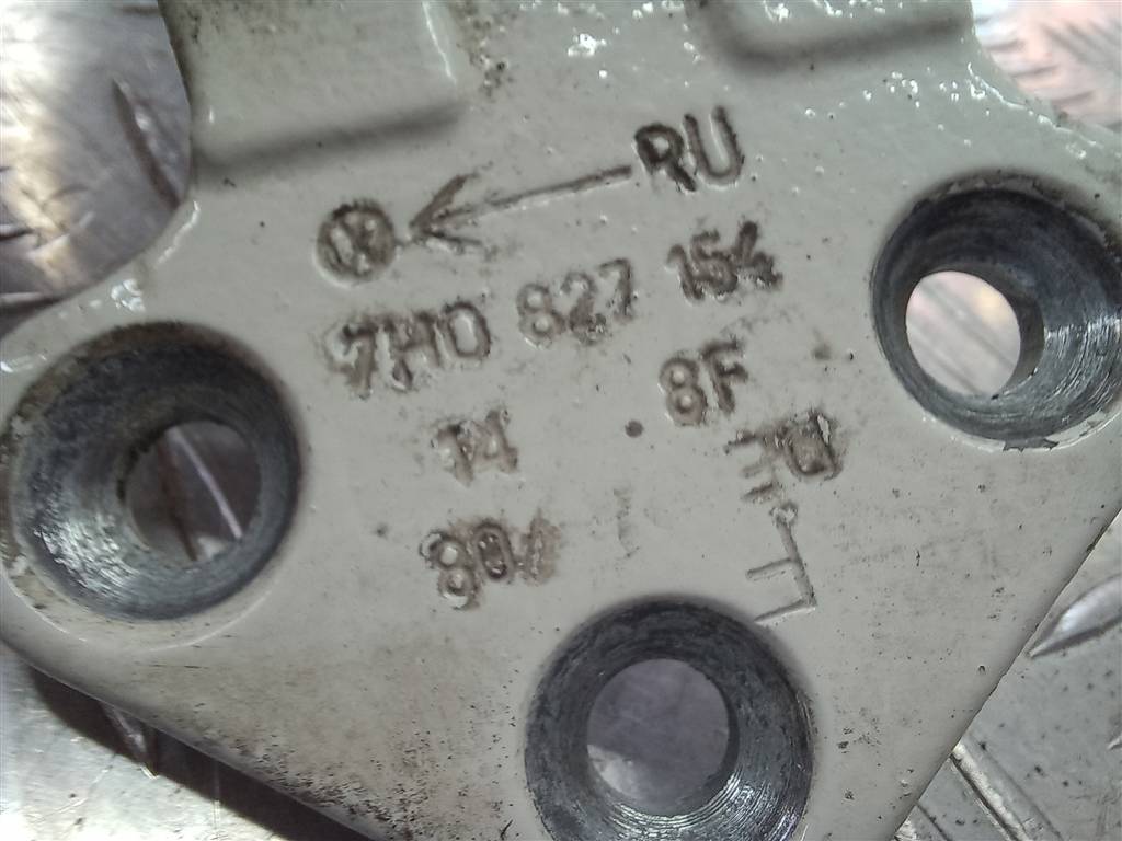 петля двери распашной Volkswagen Transporter  7H0827154F, 2700 рублей, Москва