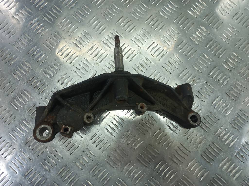 кронштейн кпп Renault Trafic  8200404278, 1550 рублей, Москва