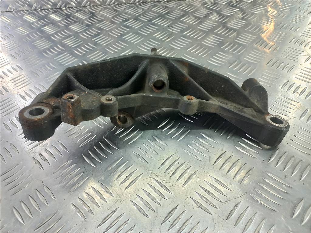 кронштейн кпп Renault Trafic  8200404278, 1550 рублей, Москва