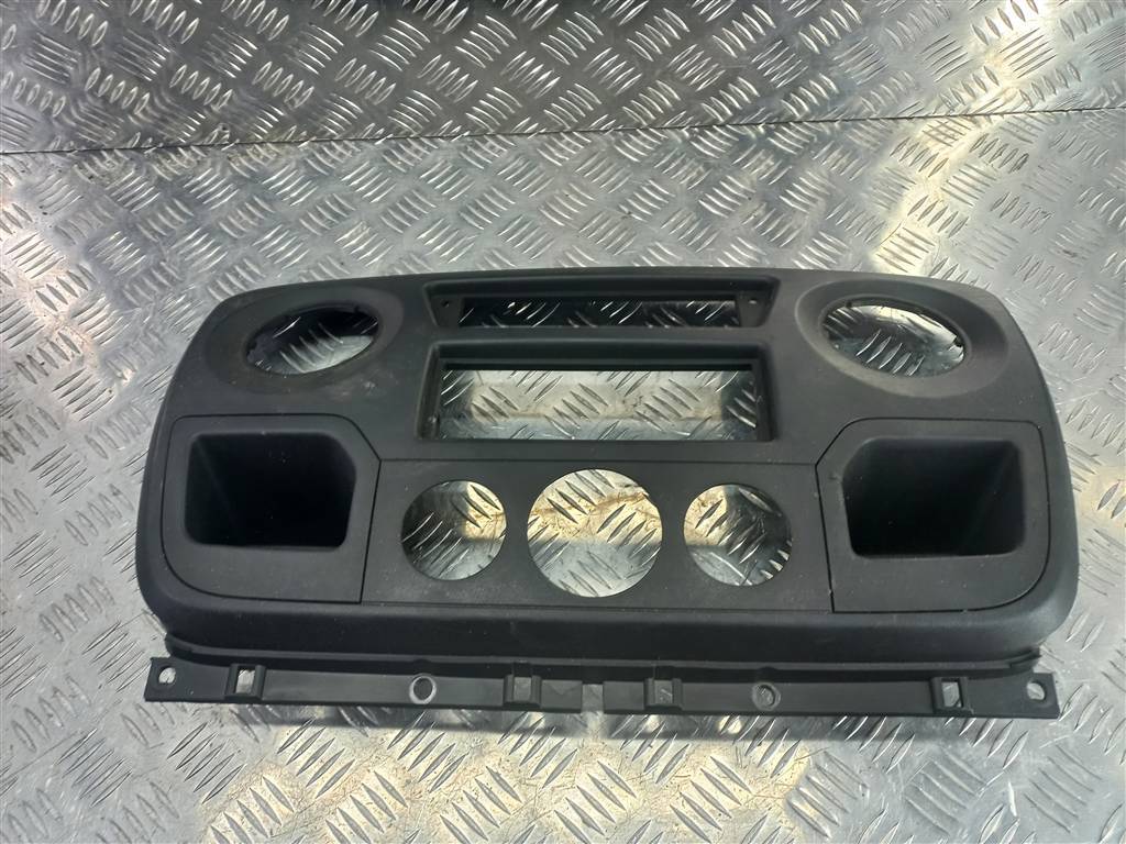 накладка торпедо Opel Movano  4419432, 2700 рублей, Москва