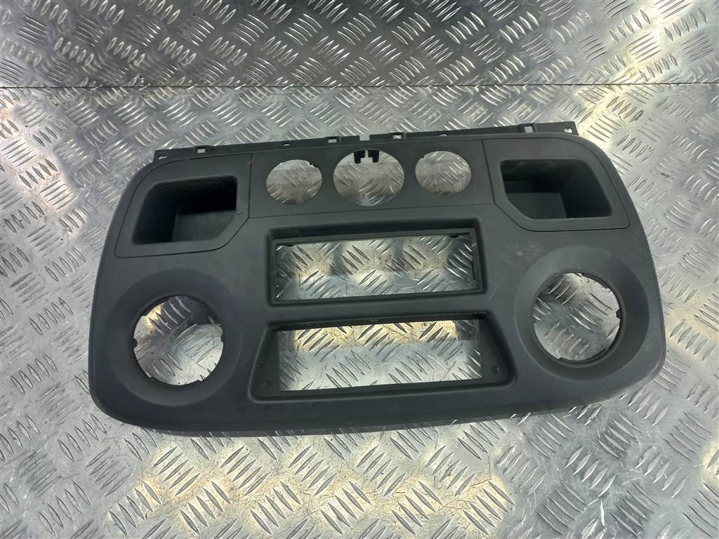 накладка торпедо Opel Movano  4419432, 2700 рублей, Москва