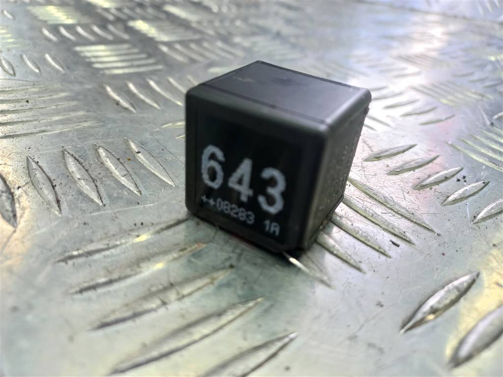 реле Volkswagen Transporter  8K0951253, 630 рублей, Москва