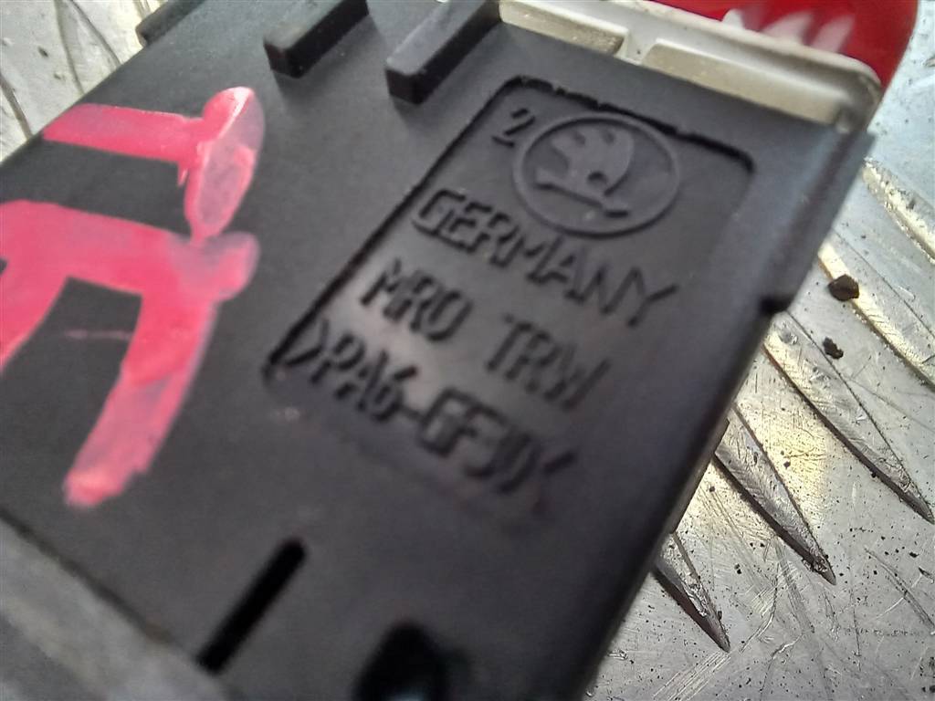 кнопка аварийной сигнализации Volkswagen Transporter  6Y0953235, 630 рублей, Москва