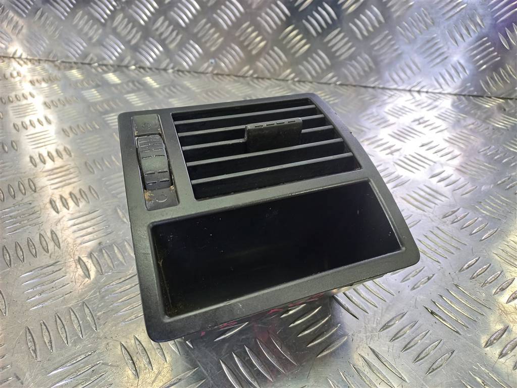 решетка воздуховода Volkswagen Transporter  7H1819204C, 2700 рублей, Москва