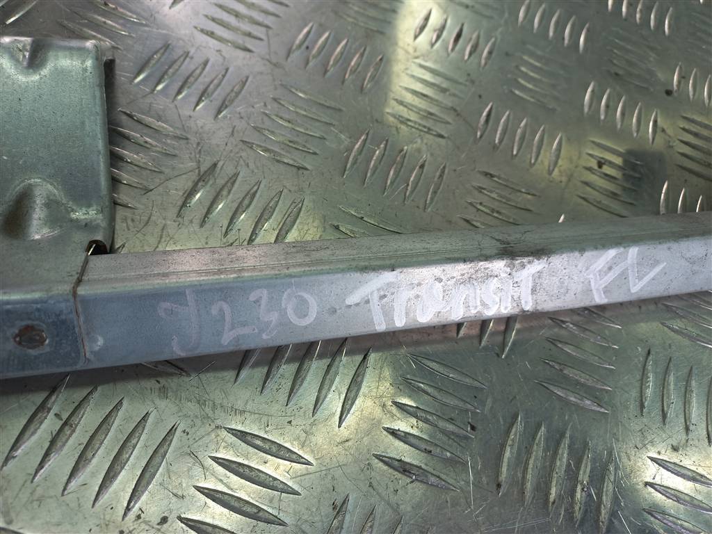 направляющая стекла двери FORD Transit  1822018, 980 рублей, Москва