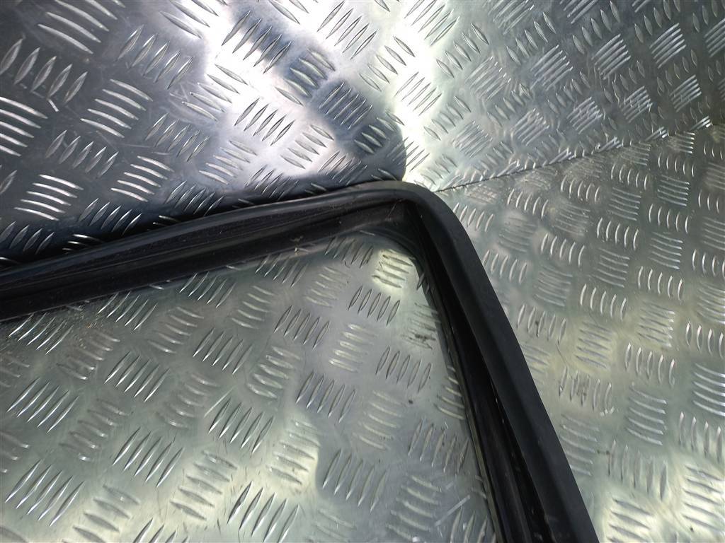 уплотнитель стекла FORD Transit  2042177, 5810 рублей, Москва