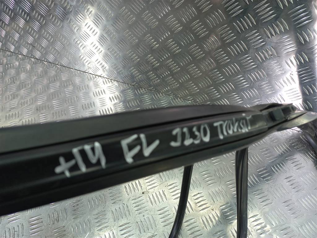 уплотнитель стекла FORD Transit  2042177, 5810 рублей, Москва