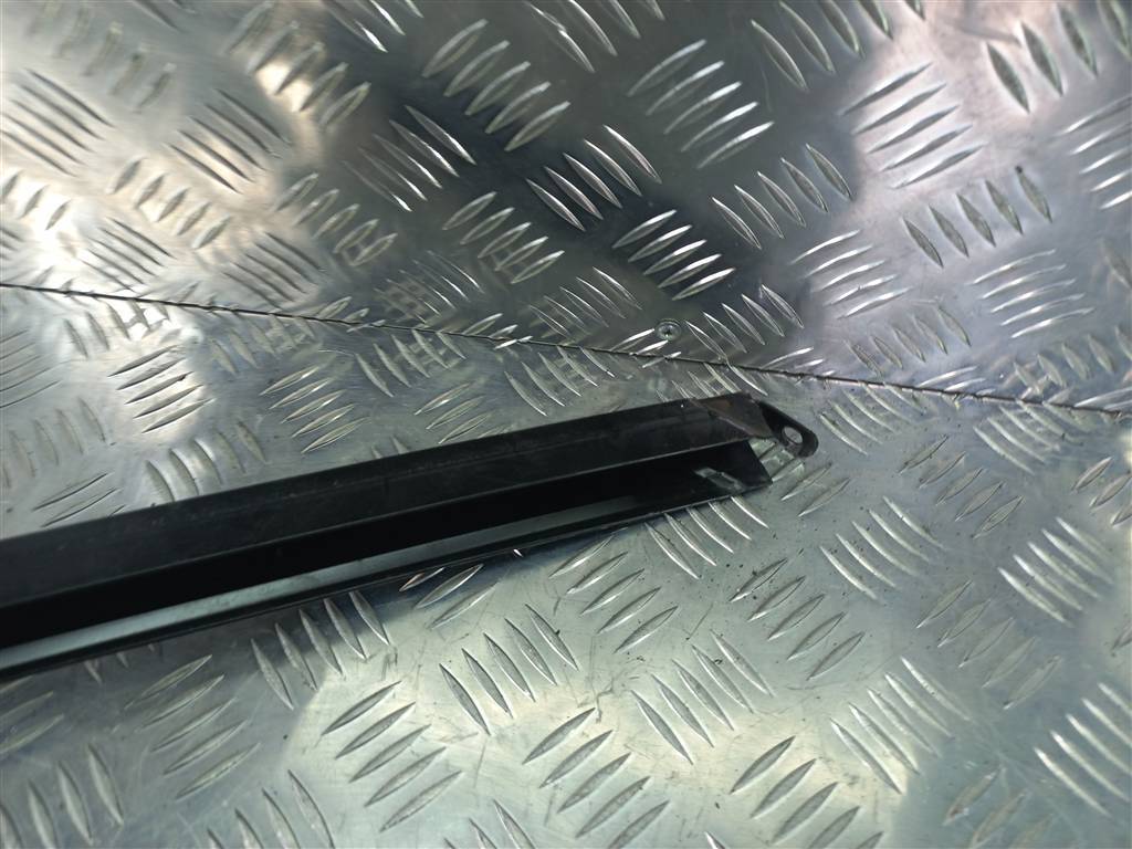 направляющая стекла двери Iveco Daily  500314253, 980 рублей, Москва