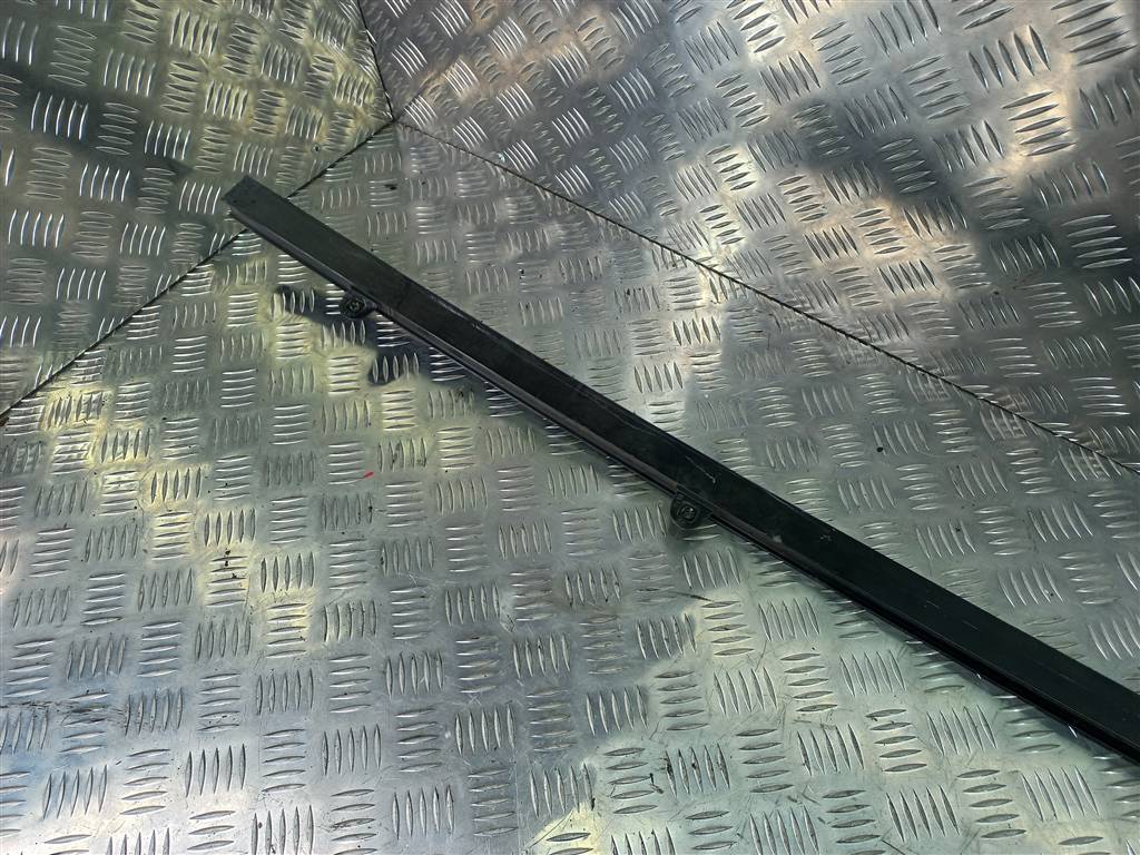 направляющая стекла двери Iveco Daily  500314253, 980 рублей, Москва