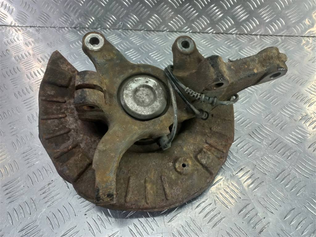 кулак MERCEDES-BENZ Vito  A6393300632, 6150 рублей, Москва