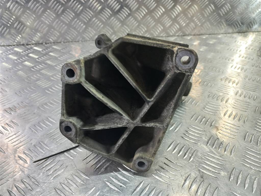 кронштейн двигателя (двс) MERCEDES-BENZ Vito  A6512231504, 2010 рублей, Москва