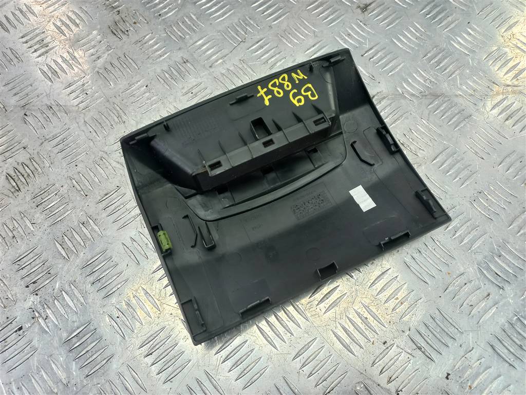 накладка торпедо Citroen Berlingo  8231LG, 3850 рублей, Москва