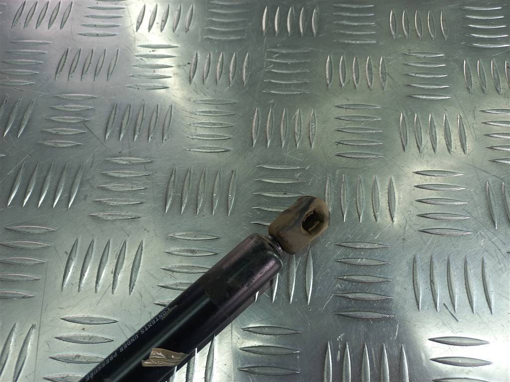 амортизатор крышки багажника Fiat Doblo 1.4 MT (78 л.с.)Doblo  I рестайлинг (2005—2015) Фургон 46824070, 860 рублей, Москва