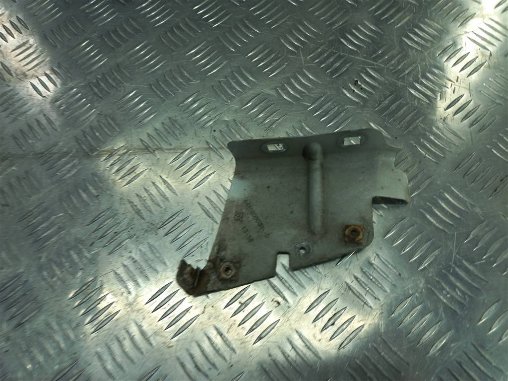 кронштейн крыла Opel Movano  641C20003R, 3279 рублей, Москва