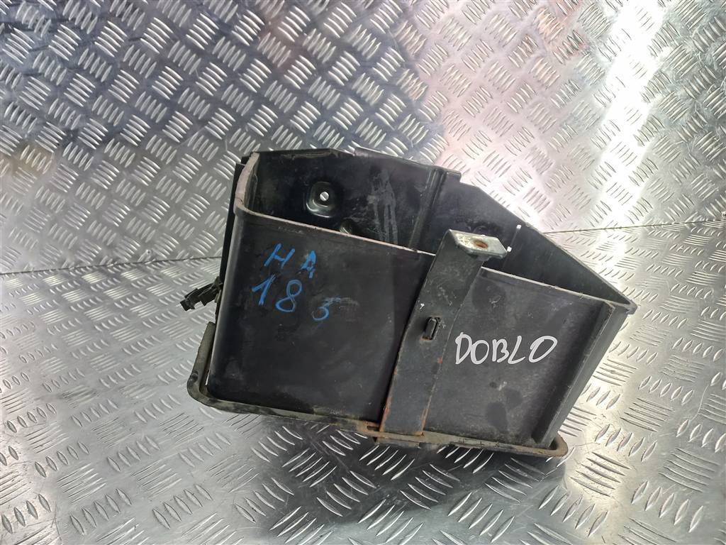 подставка под аккумулятор Fiat Doblo 1.4 MT (78 л.с.)Doblo  I рестайлинг (2005—2015) Фургон 51778240, 630 рублей, Москва