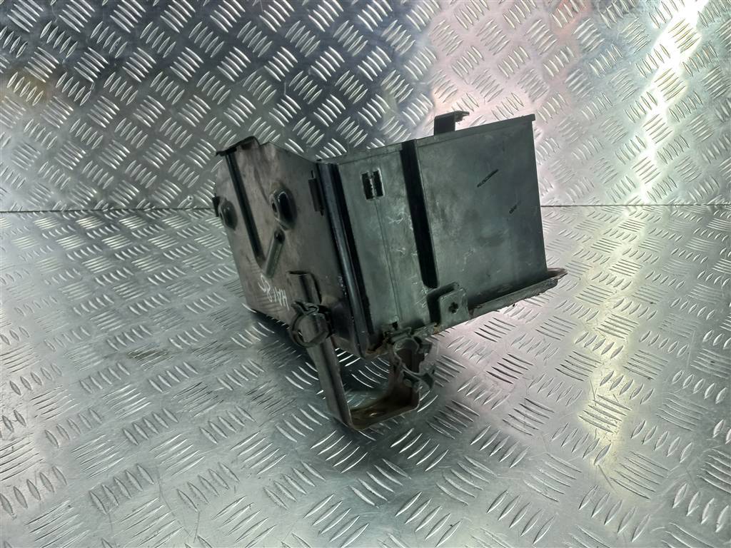 подставка под аккумулятор Fiat Doblo 1.4 MT (78 л.с.)Doblo  I рестайлинг (2005—2015) Фургон 51778240, 630 рублей, Москва