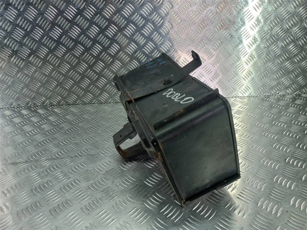 подставка под аккумулятор Fiat Doblo 1.4 MT (78 л.с.)Doblo  I рестайлинг (2005—2015) Фургон 51778240, 630 рублей, Москва