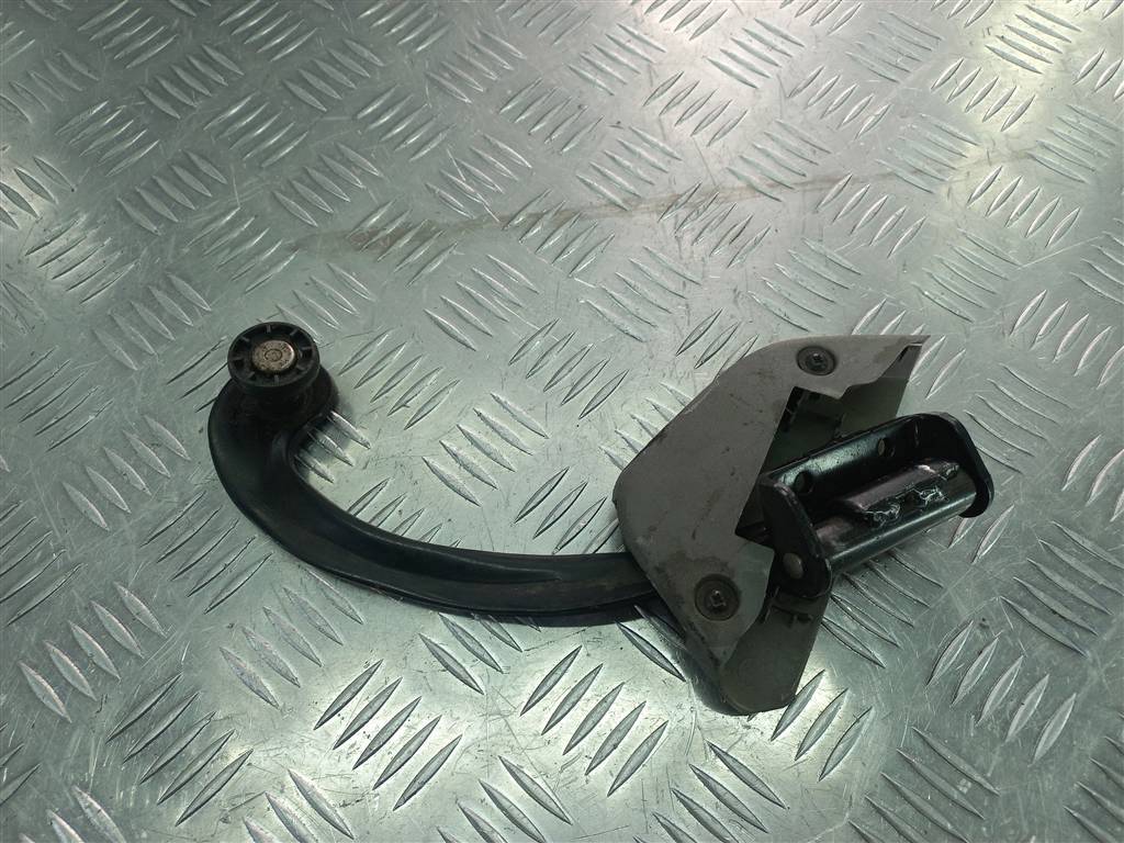 ролик двери сдвижной Fiat Doblo 1.4 MT (78 л.с.)Doblo  I рестайлинг (2005—2015) Фургон 51731619, 750 рублей, Москва